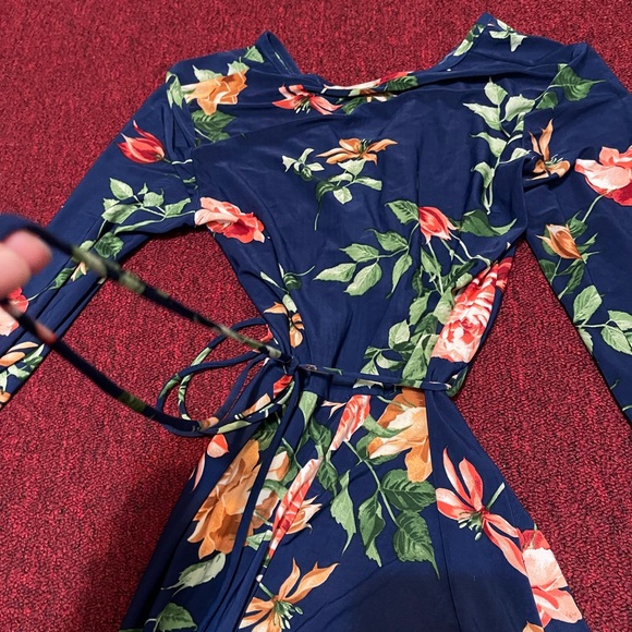 floral maxi dress with tie waist - Picture 4 of 5